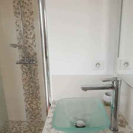Ravissante Avec Piscine Pres De La *