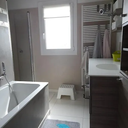 Ravissante Avec Piscine Pres De La