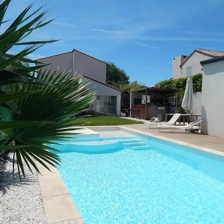 Ravissante Avec Piscine Pres De La Villa