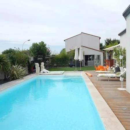 Ravissante Avec Piscine Pres De La Villa *